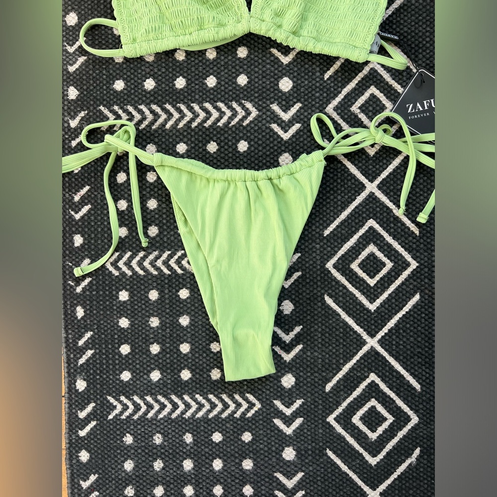Shein Bikini Set - Picture 3 of 4